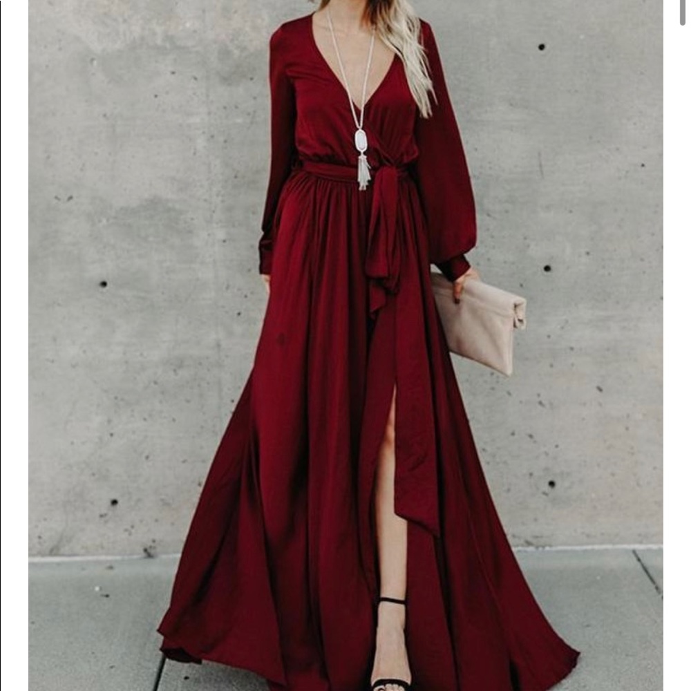 Elegant Burgundy Maxi Dress